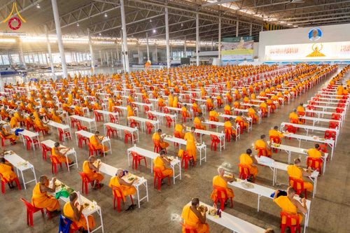 ภาพ No.305688:วันที่ 29 มกราคม พ.ศ. 2569 พิธีถวายภัตตาหารเป็นสังฆทาน แด่พระธรรมยาตรา ณ วัดพระธรรมกาย  จังหวัดปทุมธานี ในโครงการธรรมยาตรา กตัญญูบูชา มหาปูชนียาจารย์ พระมงคลเทพมุนี(สด จนฺทสโร) พระผู้ปราบมาร อนุสรณ์สถาน 7 แห่ง ปีที่ 14