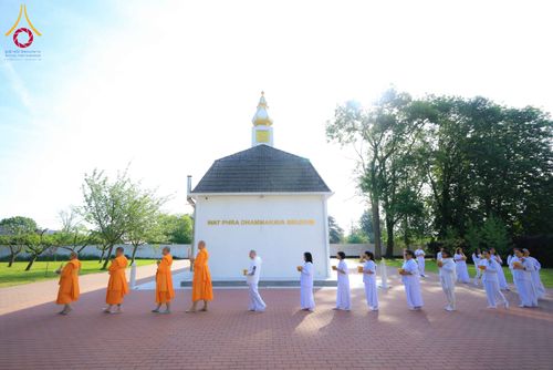 ภาพ No.328689:วันอาทิตย์ที่ 10 พฤษภาคม พ.ศ. 2569 พิธีสักการะพระบรมสารีริกธาตุ ณ วัดพระธรรมกายเบลเยียม