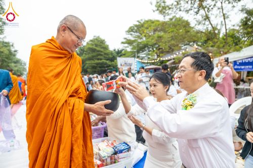 ภาพ No.286008:วันเสาร์ที่ 13 ธันวาคม พ.ศ.2568 พิธีตักบาตรพระภิกษุสามเณร 1,000 รูป ณ บริเวณหน้าอุทยานแห่งชาติเขาใหญ่ อำเภอปากช่อง จ.นครราชสีมา