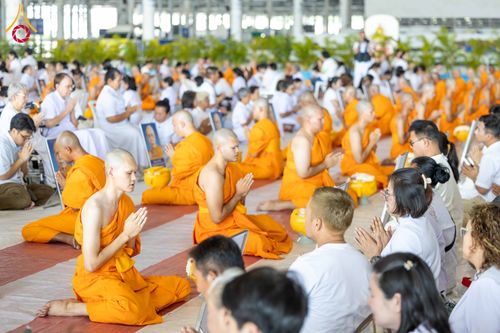 ภาพ No.321447:วันเสาร์ที่ 11 เมษายน พ.ศ.2569 พิธีขอบรรพชา พิธีขอสรณคมณ์และศีล, พิธีถวายบาตร พิธีอุปสมบท โครงการอุปสมบทหมู่ บูชาธรรมหลวงพ่อธัมมชโย พ.ศ.2569 โครงการอุปสมบทหมู่ธรรมทายาท ระดับอุดมศึกษา รุ่น 53 (ภาคฤดูร้อน) ณ วัดพระธรรมกาย ปทุมธานี