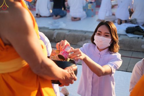 ภาพ No.68774:พิธีตักบาตรฉลองพระใหม่ วันที่ 1 มกราคม พ.ศ. 2566 ณ วัดพระธรรมกาย จ.ปทุมธานี