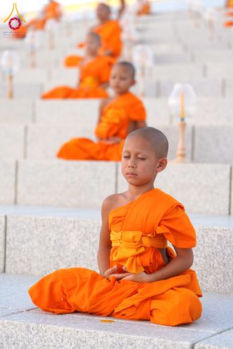 ภาพ No.312115:วันอังคารที่ 3 มีนาคม พ.ศ.2569 พิธีเวียนประทักษิณและจุดมาฆประทีป ณ ลานธรรมพระมหาธรรมกายเจดีย์ วัดพระธรรมกาย