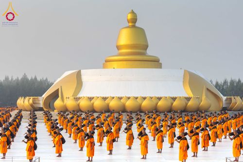 ภาพ No.299852:วันที่ 19 มกราคม พ.ศ.2569 พระธรรมยาตราปฏิบัติธรรมและถ่ายภาพหมู่ประวัติศาสตร์ ณ อนุสรณ์สถานลำดับที่ 5 สถานที่เผยแผ่วิชชาธรรมกายครั้งแรก  อนุสรณ์สถานบางปลาวัดบางปลา อ.บางเลน จ.นครปฐม ในโครงการธรรมยาตรา กตัญญูบูชา มหาปูชนียาจารย์ พระมงคลเทพมุนี(สด จนฺทสโร) 