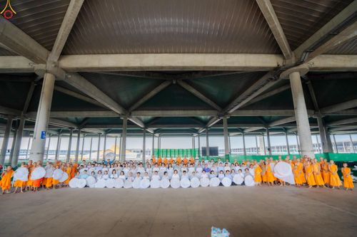 ภาพ No.323047:วันที่ 17-19 เมษายน พ.ศ.2569 การปูผ้ากระสอบขาว , เตรียมจุดฉัน , เตรียมจุดพักค้าง เพื่องานถวายมหาสังฆทาน 40,000 กว่าวัดทั่วประเทศ วันคุ้มครองโลก 22 เมษายน พ.ศ.2569 วัดพระธรรมกาย
