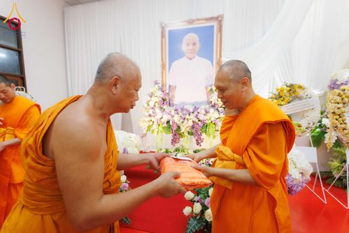 ภาพ No.316284:วันเสาร์ที่ 28 มีนาคม พ.ศ. 2569 พิธีบำเพ็ญกุศล คุณพ่อณรงค์ จินตมากุล  สิริอายุ 99 ปี 11 เดือน โยมบิดา พระครูปลัดรัตนวีรวัฒน์ (รังสฤษดิ์ อิทฺธิจินตโก) ที่ปรึกษาเจ้าคณะจังหวัดปทุมธานี เจ้าอาวาสวัดพระธรรมกาย  ณ ห้องปลูกศรัทธา 2 วัดพระธรรมกาย ปทุมธานี