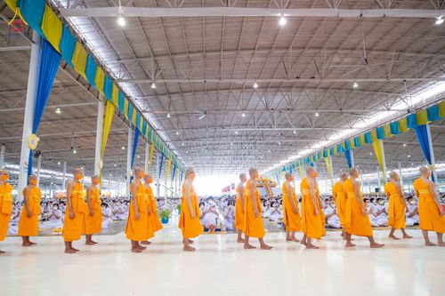 ภาพ No.81595:พิธีหล่อพระประธานเพื่อประดิษฐาน ณ ห้องแก้วสารพัดนึก 2 เนื่องในวันวิสาขบูชา วันเสาร์ที่ 3 มิถุนายน 2566 ณ วัดพระธรรมกาย จ.ปทุมธานี