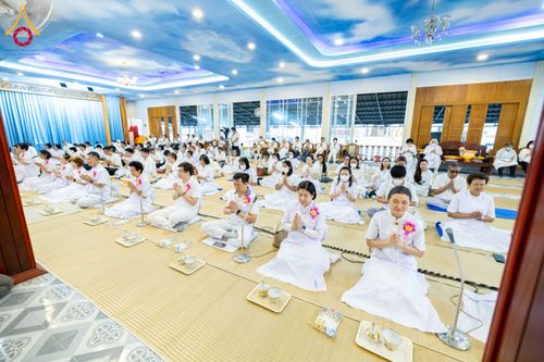 ภาพ No.295555:วันที่ 16 มกราคม พ.ศ. 2569 พิธีถวายภัตตาหารเป็นสังฆทาน แด่พระธรรมยาตรา ณ วัดโบสถ์บน ต.บางคูเวียง จ.นนทบุรี อนุสรณ์สถานลำดับที่ 4 สถานที่เกิดด้วยกายธรรม ในโครงการธรรมยาตรา กตัญญูบูชา มหาปูชนียาจารย์ พระมงคลเทพมุนี(สด จนฺทสโร) พระผู้ปราบมาร อนุสรณ์สถาน 7 แ