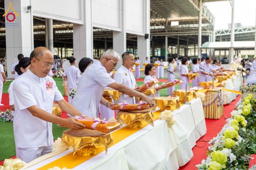 ภาพ No.316560:วันอาทิตย์ที่ 29 มีนาคม พ.ศ. 2569 พิธีทอดผ้าบังสุกุลและพิธีชำระร่าง โยมพ่อณรงค์ จินตมากุล  สิริอายุ 99 ปี 11 เดือน โยมบิดา พระครูปลัดรัตนวีรวัฒน์ (รังสฤษดิ์ อิทฺธิจินตโก) ที่ปรึกษาเจ้าคณะจังหวัดปทุมธานี เจ้าอาวาสวัดพระธรรมกาย  ณ ฌาปนสถานชั่วคราว ทางเข้า 