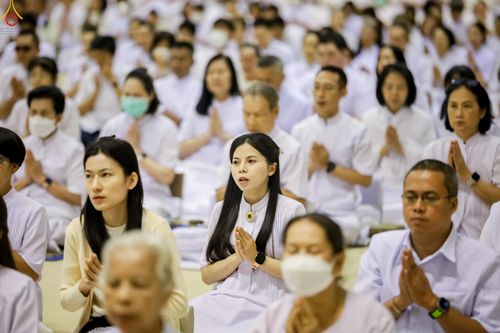 ภาพ No.311440:วันอาทิตย์ต้นเดือนที่ 1 มีนาคม พ.ศ.2569 พิธีตักบาตร และ พิธีบูชาข้าวพระ ณ สภาธรรมกายสากล วัดพระธรรมกาย