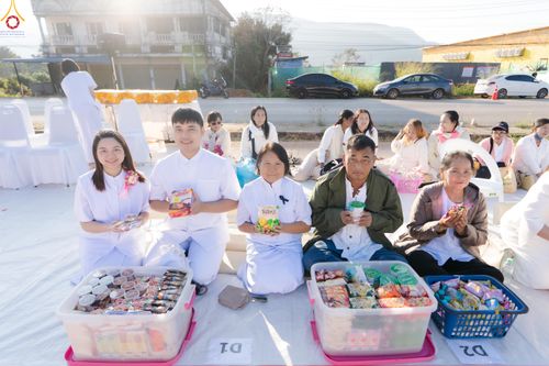 ภาพ No.281399:วันเสาร์ที่ 27 ธันวาคม พ.ศ.2568 พิธีตักบาตรพระ ๑,๐๐๐ รูป   เพื่อความเป็นสิริมงคลแก่ชีวิตและแผ่นดินไทย  มหากุศลครั้งยิ่งใหญ่แห่งปี ส่งท้ายปีเก่า ต้อนรับปีใหม่  ณ ถนนหน้าที่ว่าการอำเภอภูเรือ จังหวัดเลย