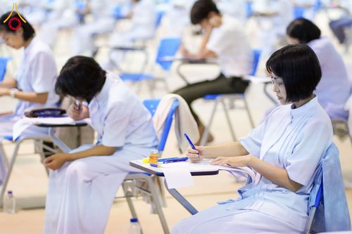 ภาพ No.208889:พระบาทสมเด็จพระเจ้าอยู่หัวทรงพระกรุณาโปรดเกล้าฯ พระราชทานภัตตาหารพระราชทาน แด่พระภิกษุ สามเณร ในการสอบบาลีสนามหลวง ณ วัดพระธรรมกาย วันที่ 22 กุมภาพันธ์ พ.ศ. 2568 ณ วัดพระธรรมกาย อำเภอคลองหลวง จังหวัดปทุมธานี