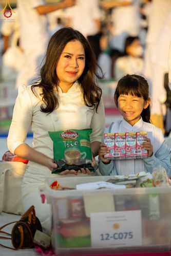 ภาพ No.187840:พิธีตักบาตรฉลองพระใหม่ ต้อนรับพุทธศักราช 2568 ณ ลานธรรมพระมหาธรรมกายเจดีย์ วัดพระธรรมกาย จ.ปทุมธานี วันที่ 1 มกราคม พ.ศ. 2568