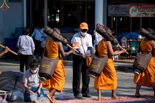 ภาพ No.119782:V.19 แกล้วกล้า การเตรียมงาน เก็บงาน การรับบุญของเจ้าหน้าที่หน่วยงานต่างๆ เพื่อโครงการธรรมยาตรา กตัญญูบูชามหาปูชนียาจารย์ พระมงคลเทพมุนี (สด จนฺทสโร) พระผู้ปราบมาร อนุสรณ์สถาน 7 แห่ง ปีที่ 12 ระหว่างวันที่ 2 - 31 มกราคม พ.ศ.2567