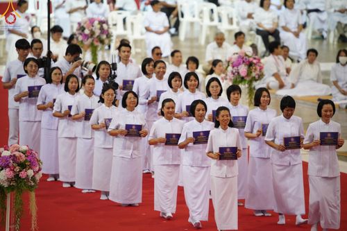 ภาพ No.153301:พิธีมุทิตาสักการะ พระภิกษุ-สามเณร ผู้สอบไล่ได้เปรียญธรรม ประโยค 1-2 ถึงประโยค ป.ธ.9 และบาลีศึกษา ประโยค1-2 ถึง บ.ศ.9 , พิธีมอบดวงแก้วสามเณรผู้ทรงบาลีไวยากรณ์ วัดพระธรรมกาย และ ศูนย์ส่งเสริมศีลธรรมในประเทศและต่างประเทศ วันอาทิตย์ที่ 8 กันยายน พ.ศ.2567