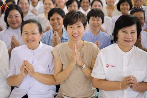 ภาพ No.212362:วันพุธที่ 19 มีนาคม พ.ศ. 2568 การบรรจุไทยธรรมลงกล่องสำเร็จ 43,500 กล่อง เพื่อถวายแด่พระสังฆาธิการ 40,000 กว่าวัดทั่วไทย ในวันคุ้มครองโลก 22 เมษายน พ.ศ. 2568 ณ บ้านแก้วเรือนทองคุณยายฯ วัดพระธรรมกาย