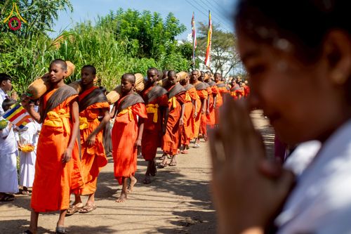 ภาพ No.226355:วันที่ 7-10 พฤษภาคม พ.ศ. 2568 โครงการเดินธรรมยาตรา สยาม-ลังกา ธรรมยาตรา ฉลองเทศกาลวิสาขบูชาแห่งชาติ ศรีลังกา บูชาธรรม 81 ปี หลวงพ่อธัมมชโย เมืองนูวราอิลิยา ประเทศศรีลังกา