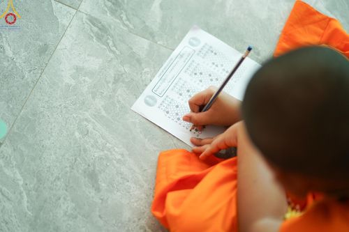 ภาพ No.61175:สามเณรออกบิณฑบาต และกิจกรรมอบรมสามเณร ในโครงการบรรพชาสามเณรฟื้นฟู พระพุทธศาสนาทั่วไทย ณ ศูนย์อบรมที่พักสงฆ์บ้านร่มเย็น จ.นราธิวาส วันที่ 2-15 เมษายน พ.ศ. 2567