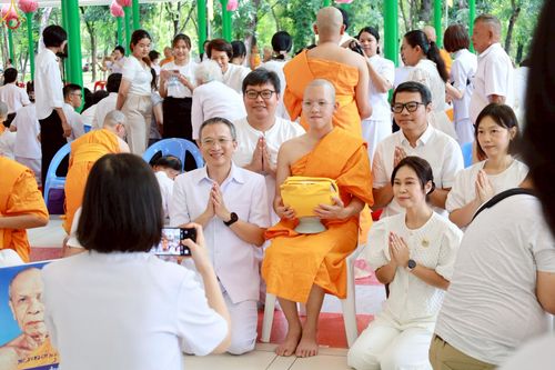 ภาพ No.229254:วันเสาร์ที่ 14 มิถุนายน พ.ศ. 2568 พิธีบรรพชา , พิธีถวายบาตร , พิธีอุปสมบท ในโครงการบรรพชาอุปสมบทหมู่ ผู้บริหารรุ่นที่ 15 และ อุดมศึกษา รุ่นที่ 52 ณ โบสถ์พระไตรปิฎก วัดพระธรรมกาย