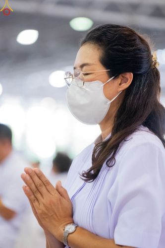 ภาพ No.89544:พิธีตักบาตร ข้าวสารอาหารแห้ง พิธีบูชาข้าวพระ และพิธีจุดเทียนใจ ไฟนิรันดร์  อนันตชัย ณ สภาธรรมกายสากล วัดพระธรรมกาย วันอาทิตย์ที่ 1 ตุลาคม พ.ศ. 2566