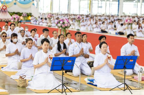 ภาพ No.151268:พิธีบูชาข้าวพระ ในวันอาทิตย์ต้นเดือน วันที่ 1 กันยายน พ.ศ. 2567 ณ สภาธรรมกายสากล วัดพระธรรมกาย