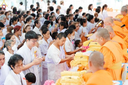 ภาพ No.158217:พิธีทอดผ้าป่า ติดตั้งแผ่นสิริฉะทะนะรัสมี(หลังคา) อาคาร 80 ปี หลวงพ่อธัมมชโย วันอาทิตย์ที่ 22 กันยายน พ.ศ. 2567 ณ ศูนย์ปฏิบัติธรรมวิหารแดง อ.วิหารแดง จ.สระบุรี