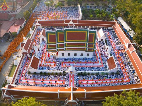 ภาพ No.116145:พิธีตักบาตรพระธรรมยาตรา ณ อนุสรณ์สถานลำดับที่ 4 สถานที่เกิดด้วยกายธรรม วัดโบสถ์(บน) จ.นนทบุรี วันที่ 21 มกราคม พ.ศ. 2567