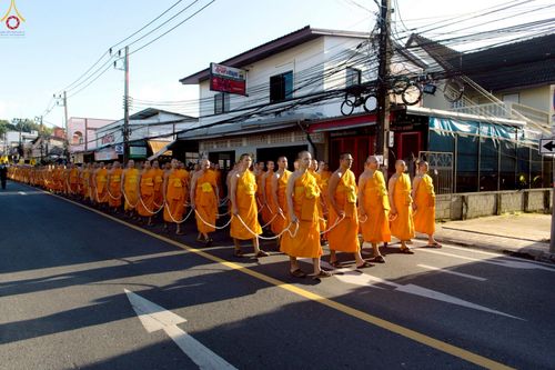 ภาพ No.248824:วันที่ 20 กันยายน พ.ศ. 2568 พิธีอัญเชิญรูปหล่อหลวงปู่วัดปากน้ำ ภาษีเจริญ จากวัดมงคลนิมิตร พระอารามหลวง เพื่อประดิษฐาน ณ วิหารพระมงคลเทพมุนี (สด จนฺทสโร)  ศูนย์ปฏิบัติธรรมภูเก็ต จ.ภูเก็ต