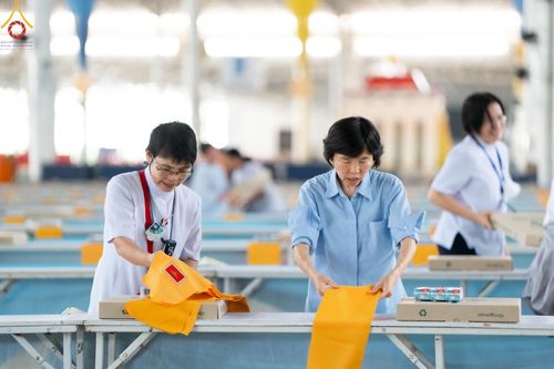 ภาพ No.60936:V.37 ยิ่งกว่าดี เพื่อ 80 ปีของพ่อ ภาพการเตรียมงานของหน่วยงานต่างๆ เพื่อพิธีฉลองอายุวัฒนมงคล 80 ปี หลวงพ่อธัมมชโย และรับถวายมหาสังฆทาน 10,000 กว่าวัดทั่วประเทศ ในวันคุ้มครองโลก วันจันทร์ที่ 22 เมษายน พ.ศ. 2567