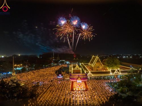 ภาพ No.112118:พิธีจุดประทีปถวายเป็นพุทธบูชา และบูชาธรรมมหาปูชนียาจารย์ พระมงคลเทพมุนี(สด จนฺทสโร) ในโครงการธรรมยาตรา กตัญญูบูชา มหาปูชนียาจารย์ พระมงคลเทพมุนี(สด จนฺทสโร) พระผู้ปราบมาร อนุสรณ์สถาน 7 แห่ง ปีที่ 12 วันที่ 14 มกราคม พ.ศ. 2567 ณ วัดสองพี่น้อง อ.สองพี่น้อง