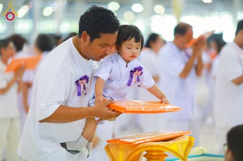 ภาพ No.215494:วันอาทิตย์ต้นเดือนที่ 6 เมษายน พ.ศ. 2568 ขบวนอัญเชิญผ้าป่าสมทบ มหาสังฆทาน 40,000 กว่าวัดทั่วประเทศ ณ สภาธรรมกายสากล วัดพระธรรมกาย