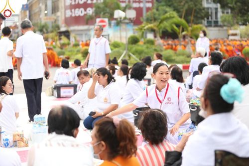 ภาพ No.126876:V.30 เต็มที่ เพื่อโคราช การเตรียมงาน ปฏิบัติงาน และเก็บงาน ของเจ้าหน้าที่หน่วยงานต่างๆ ทุกภาคส่วน เพื่อพิธีทำบุญเมืองนครราชสีมา ฉลอง 556 ปี ตักบาตรพระ 10,000 รูป ในวันเสาร์ที่ 2 มีนาคม พ.ศ.2567 ณ อนุสาวรีย์ท้าวสุรนารี จ.นครราชสีมา จัดโดย คณะสงฆ์จังหวัดนค