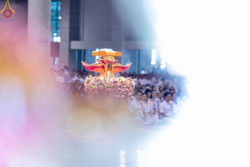 ภาพ No.167847:พิธีทอดกฐิน และ พิธีกรานกฐิน ในวันอาทิตย์ที่ 3 พฤศจิกายน พ.ศ. 2567 ณ วัดพระธรรมกาย จ.ปทุมธานี