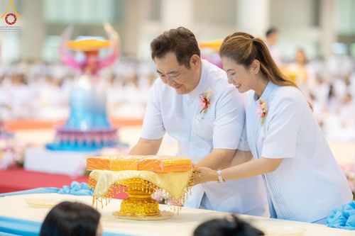 ภาพ No.154644:พิธีทอดผ้าป่าสมทบกฐินวัดพระธรรมกาย และสมทบกฐิน 30,000 วัดทั่วไทย ครั้งที่ 2 ณ สภาธรรมกายสากล วัดพระธรรมกาย วันอังคารที่ 17 กันยายน พ.ศ. 2567