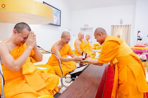 ภาพ No.234745:วันอาทิตย์ที่ 20 กรกฎาคม  พ.ศ.2568 พิธีทอดผ้าป่าภาคพื้นอเมริกา พิธีเจริญพระพุทธมนต์ ฉลองอาคารแก้วธรรมชัยรัตนอนันต์ วัดพระธรรมกายเทนเนสซี ประเทศสหรัฐอเมริกา