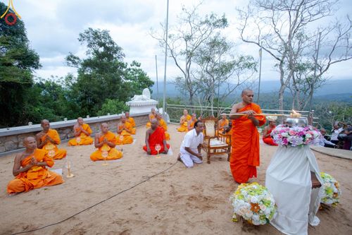 ภาพ No.141192:PhotoStory มหาศรัทธา ธรรมยาตราศรีลังกา EP.6 พิธีจุดวิสาขประทีป 6 วัด ถวายเป็น พุทธบูชา  โครงการสยาม-ลังกา ธรรมยาตรา  ฉลองเทศกาลวิสาขบูชาแห่งชาติ ศรีลังกา  บูชาธรรม 80 ปี หลวงพ่อธัมมชโย วันที่ 16 พฤษภาคม พ.ศ. 2567