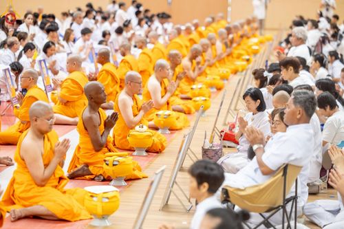 ภาพ No.217337:วันเสาร์ที่ 12 เมษายน พ.ศ. 2568 พิธีบรรพชา พิธีขอศีลและขอนิสสัย พิธีมอบบาตร ในโครงการอุปสมบทหมู่ บูชาธรรมหลวงพ่อธัมมชโย, โครงการธรรมทายาท ระดับอุดมศึกษา รุ่นที่ 52 ,  โครงการบวชพระนานาชาติ AEC & WAB CEO รุ่นที่ 4 ณ วัดพระธรรมกาย