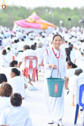 ภาพ No.130149:V.34 เพื่อธรรมเพื่อบางกล่ำ การรับบุญของเจ้าหน้าที่หน่วยงานต่างๆ  เพื่องานธรรมยาตราอัญเชิญพระบรมสารีริกธาตุ ประดิษฐาน ณ มหารัตนเจดีย์สิริปทุมสวรรค์ (เจดีย์อริยพุทธะ 5 พระองค์) ณ ศูนย์ปฏิบัติธรรมภาคใต้ อ.บางกล่ำ จ.สงขลา ระหว่างวันที่ 9-10 มีนาคม พ.ศ. 2567