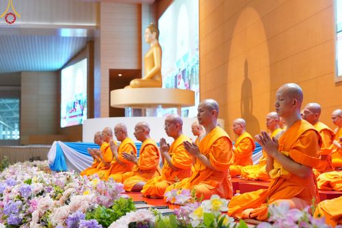 ภาพ No.136709:พิธีตักบาตร พิธีบูชาข้าวพระ ในวันอาทิตย์ต้นเดือนที่ 5 พฤษภาคม พ.ศ. 2567 ณ วัดพระธรรมกาย จ.ปทุมธานี