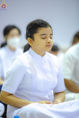 ภาพ No.139210:พิธีตักบาตร , พิธีบูชาข้าวพระ ณ ห้องแก้วสารพัด 1 สภาธรรมกายสากล วัดพระธรรมกาย วันอาทิตย์ต้นเดือนที่ 2 มิถุนายน พ.ศ. 2567