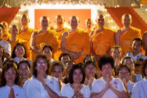 ภาพ No.77339:พิธีจุดมาฆประทีป ในวันมาฆบูชา อาทิตย์ต้นเดือนที่ 6 มีนาคม พ.ศ. 2566 ณ วัดพระธรรมกาย อ.คลองหลวง จ.ปทุมธานี