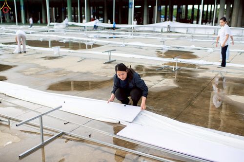 ภาพ No.225201:วันที่ 20 - 27 เมษายน พ.ศ. 2568 "ภาพแห่งความปลื้มที่ไม่มีวันจบ" คณะสงฆ์สามเณร เจ้าหน้าที่ และสาธุชน ร่วมแรงร่วมใจกันเตรียมงานและเก็บงาน เพื่อวันคุ้มครองโลก พิธีถวายมหาสังฆทานคณะสงฆ์ 40,000 กว่าวัดทั่วประเทศ