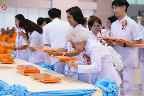 ภาพ No.160268:พิธีทอดผ้าป่าสมทบกฐินวัดพระธรรมกาย และสมทบกฐิน 30,000 วัดทั่วไทย ครั้งที่ 3 ณ สภาธรรมกายสากล วัดพระธรรมกาย วันพฤหัสบดีที่ 10 ตุลาคม พ.ศ. 2567