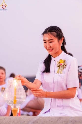 ภาพ No.122119:พิธีจุดประทีปถวายเป็นพุทธบูชา และบูชาธรรมมหาปูชนียาจารย์ พระมงคลเทพมุนี(สด จนฺทสโร) ในโครงการธรรมยาตรา กตัญญูบูชา มหาปูชนียาจารย์ พระมงคลเทพมุนี(สด จนฺทสโร) พระผู้ปราบมาร อนุสรณ์สถาน 7 แห่ง ปีที่ 12 วันที่ 31 มกราคม พ.ศ. 2567 ณ วัดพระธรรมกาย จ.ปทุมธานี