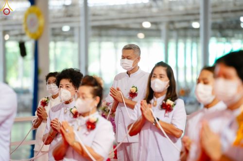 ภาพ No.89582:พิธีตักบาตร ข้าวสารอาหารแห้ง พิธีบูชาข้าวพระ และพิธีจุดเทียนใจ ไฟนิรันดร์  อนันตชัย ณ สภาธรรมกายสากล วัดพระธรรมกาย วันอาทิตย์ที่ 1 ตุลาคม พ.ศ. 2566