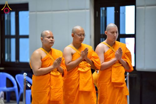 ภาพ No.244928:วันเสาร์ที่ 6 กันยายน พ.ศ. 2568 พิธีถวายบาตร บรรพชา อุปสมบทของนาคธรรมทายาท โครงการอุปสมบทหมู่บูชาธรรมครบรอบ 108 ปี  วันครูผู้ค้นพบวิชชาธรรมกาย ณ โบสถ์พระไตรปิฎก วัดพระธรรมกาย