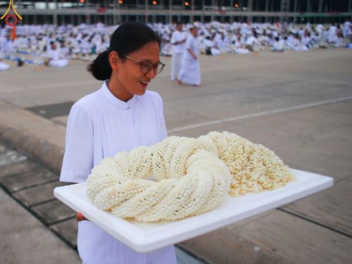 ภาพ No.138173:V.42 ก่อน กลาง เก็บ บุญวันวิสาขบูชา การเตรียมงาน การปฏิบัติงาน และการเก็บงาน ของเจ้าหน้าที่หน่วยงานต่างๆ วันวิสาขบูชา พุธที่ 22 พฤษภาคม พ.ศ. 2567