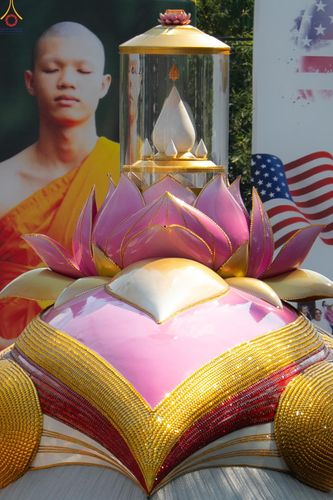 ภาพ No.304758:วันที่ 25 มกราคม พ.ศ. 2569 พิธีต้อนรับพระธรรมยาตรา (ภาพชุดที่ 2) รร.สามัคคีราษฏร์บำรุง-วัดพระธรรมกาย ในโครงการธรรมยาตรา กตัญญูบูชา มหาปูชนียาจารย์ พระมงคลเทพมุนี(สด จนฺทสโร) พระผู้ปราบมาร อนุสรณ์สถาน 7 แห่ง ปีที่ 14