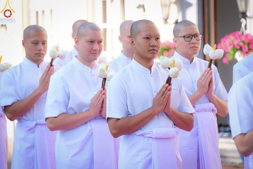 ภาพ No.83824:พิธีเวียนประทักษิณ,พิธีบรรพชาและพิธีอุปสมบทหมู่ ในโครงการอบรมพระธรรมทายาทในทวีปยุโรป  รุ่นที่ 9 วันอาทิตย์ที่ 16 กรกฎาคม พ.ศ. 2566 ณ วัดพระธรรมกายเบเนลักซ์  ประเทศเบลเยียม