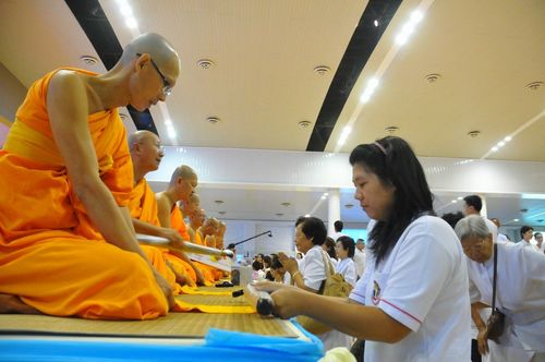 ภาพ No.2743:งานบุญวันอาสาฬหบูชา 2555