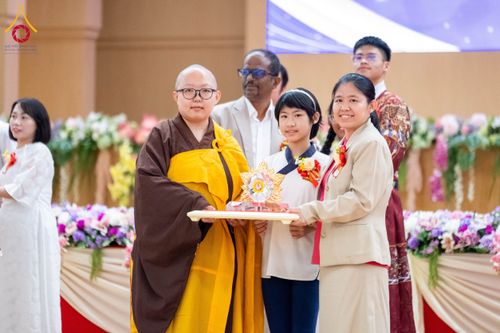 ภาพ No.207627:พิธีมอบโล่พระราชทาน สมเด็จพระกนิษฐาธิราชเจ้า กรมสมเด็จพระรัตนราชสุดาฯ สยามบรมราชกุมารี และโล่เกียรติยศโครงการตอบปัญหาธรรมะ "ทางก้าวหน้า" ครั้งที่ 42 พิธีมอบโล่วัชรเกียรติยศ โครงการตอบปัญหาศีลธรรมเพื่อสันติภาพโลก (WORLD-PEC) ครั้งที่ 18 วันที่ 12 ก.พ. 2568